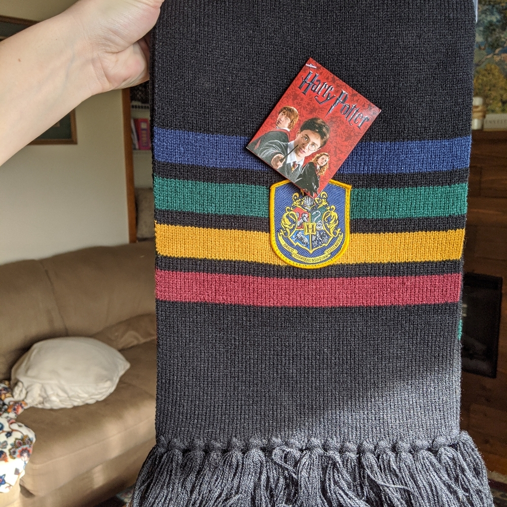 Nwt Harry Potter Hogwarts scarf